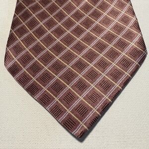 Claiborne Neck Tie Dusty Pink 100% Silk Handmade Geometric Pattern 4" Wide